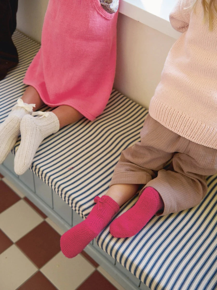 2501-07 Bow Socks Junior Papir Enkeltoppskrift Sandnes Garn