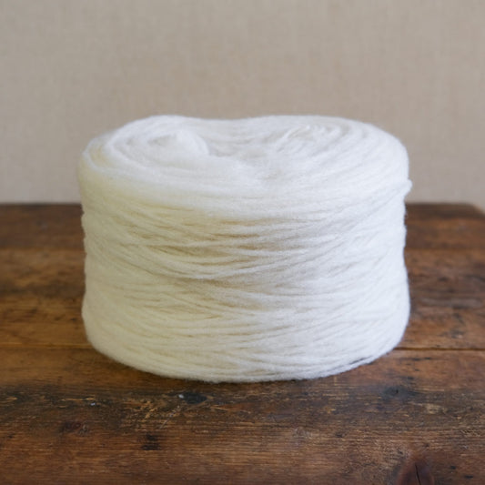 702 Norsk Høstull Ubleket Hvit Forgarn Hillesvåg Ullvarefabrikk