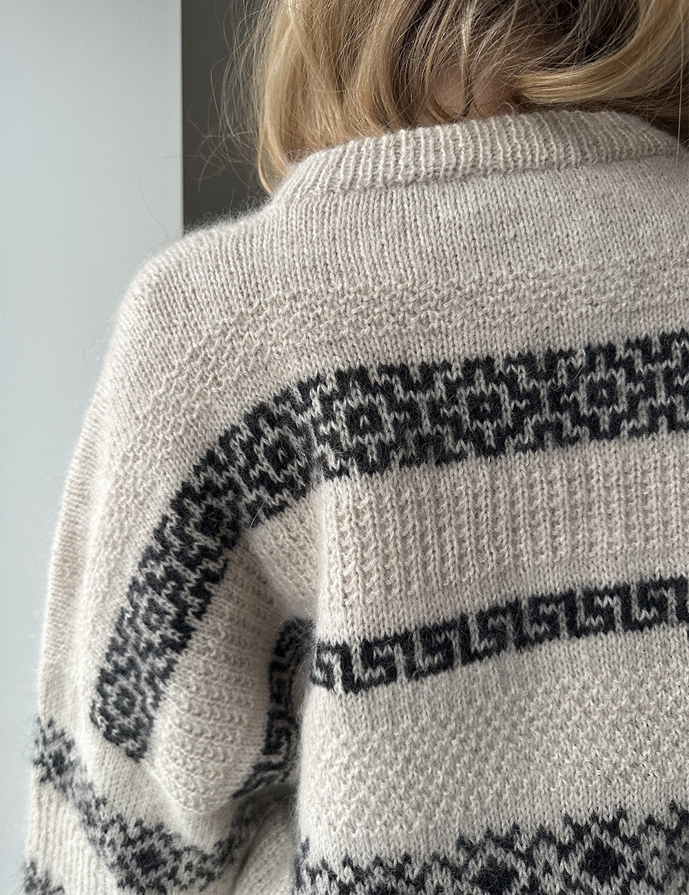Teracotta Sweater Sort Strikkepakke LeKnit